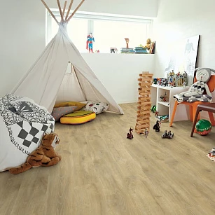 Плитка ПВХ Pergo Modern Plank Glue V3231-40100 Дуб Светлый горный 1515*217*2,5 (3,616) в интерьере
