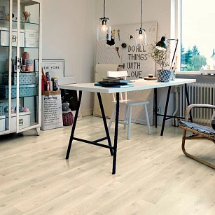 Плитка ПВХ Pergo Classic Plank Click V3107-40017 Дуб Современный Серый 1251*187*4,5 (2,105) в интерьере