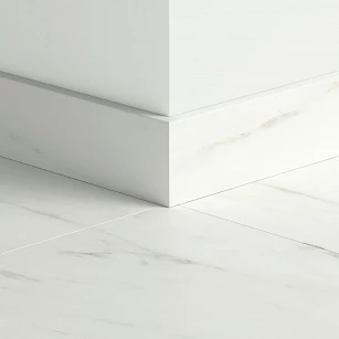 Плинтус ПВХ прямой для LVT Pergo PGVSK40136 Мрамор итальянский 2400х12х58 в интерьере